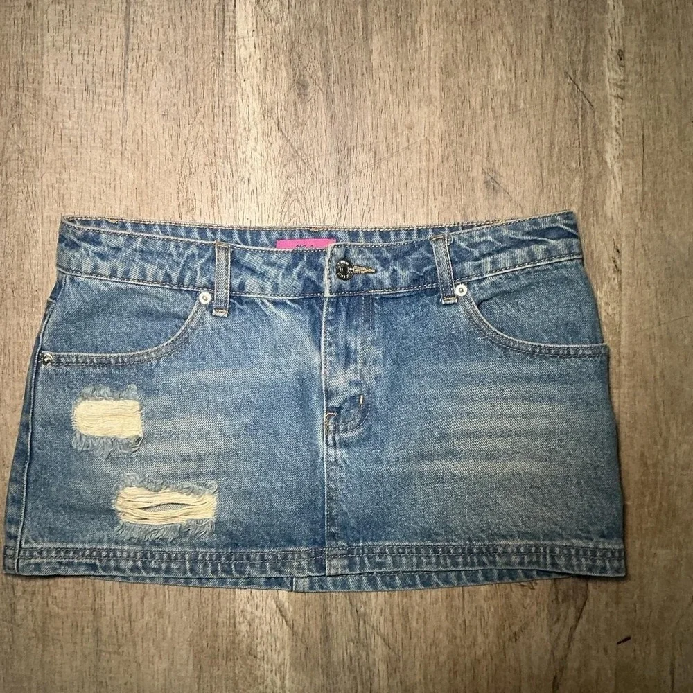 Edikted Blue Light Wash Distressed Denim Mini Skirt Raw Hem Women's Size S